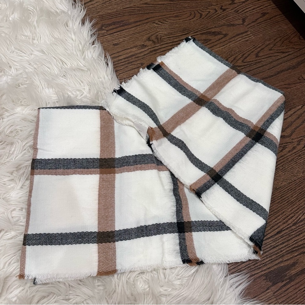 LELE Fashion Beige Checker Plaid Printed Scarf - Picture 3 of 3